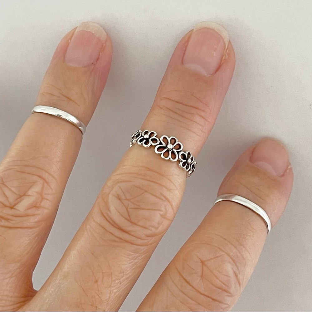 Sterling Silver Flower Toe Ring, Silver Ring, Mid… - image 3